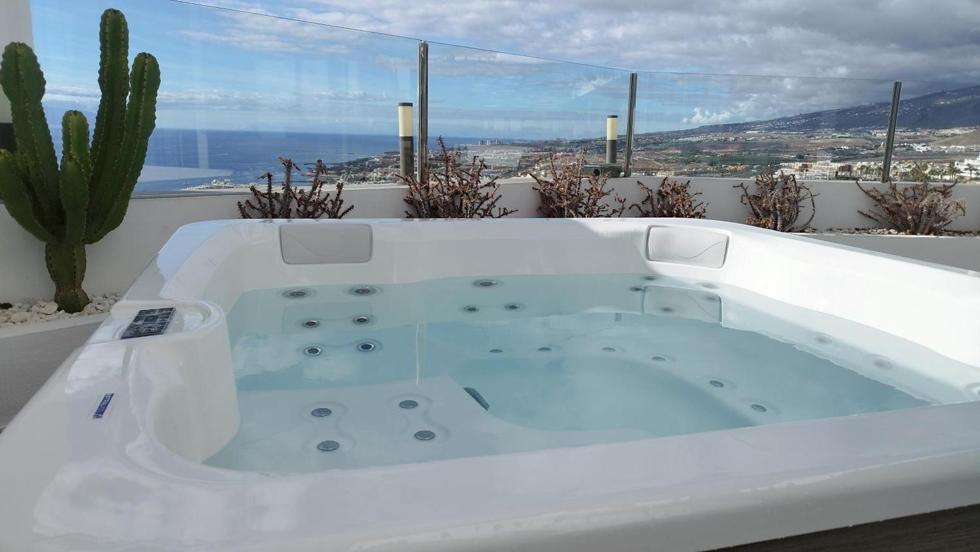 Sunset White Villa - Ocean View, Jakuzzi, Heated Pool, Air-Conditioning, Grill Playa de las Americas  Ngoại thất bức ảnh